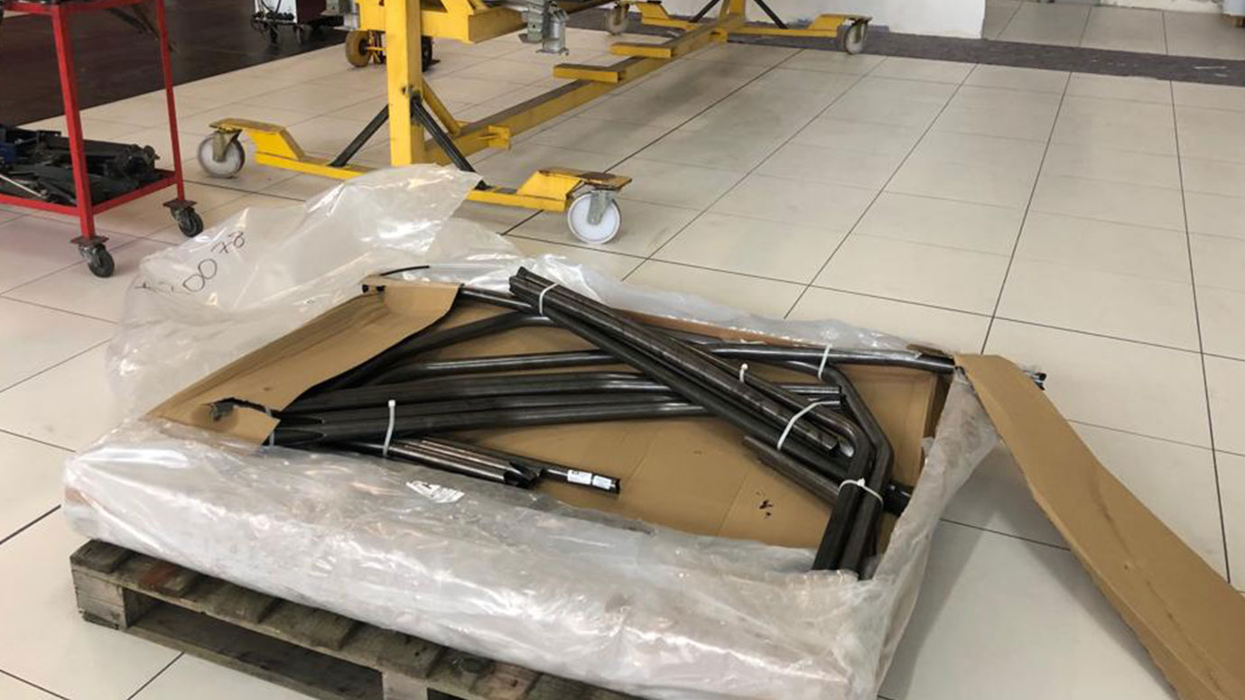 Fase di costruzione auto da rally step2 Italia Factory