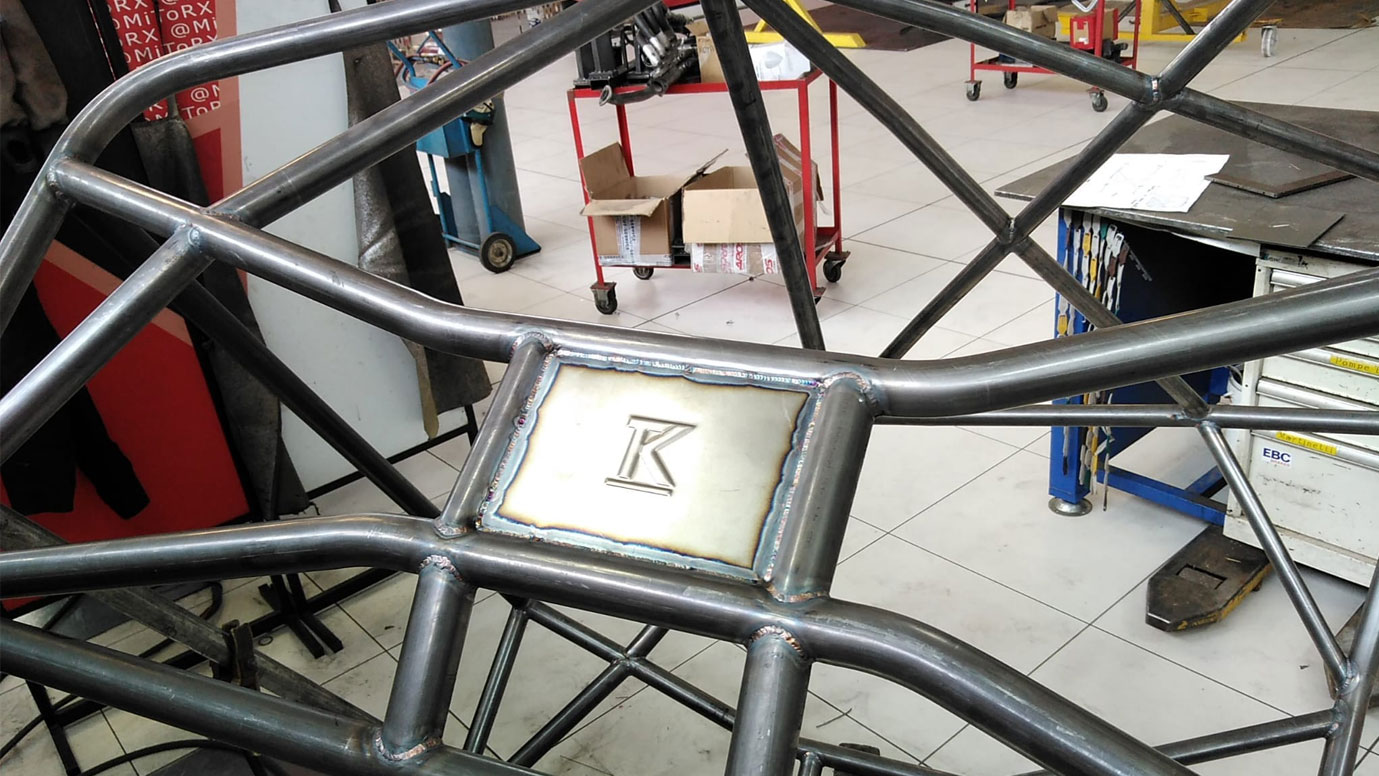 Fase di costruzione auto da rally step2 Italia Factory