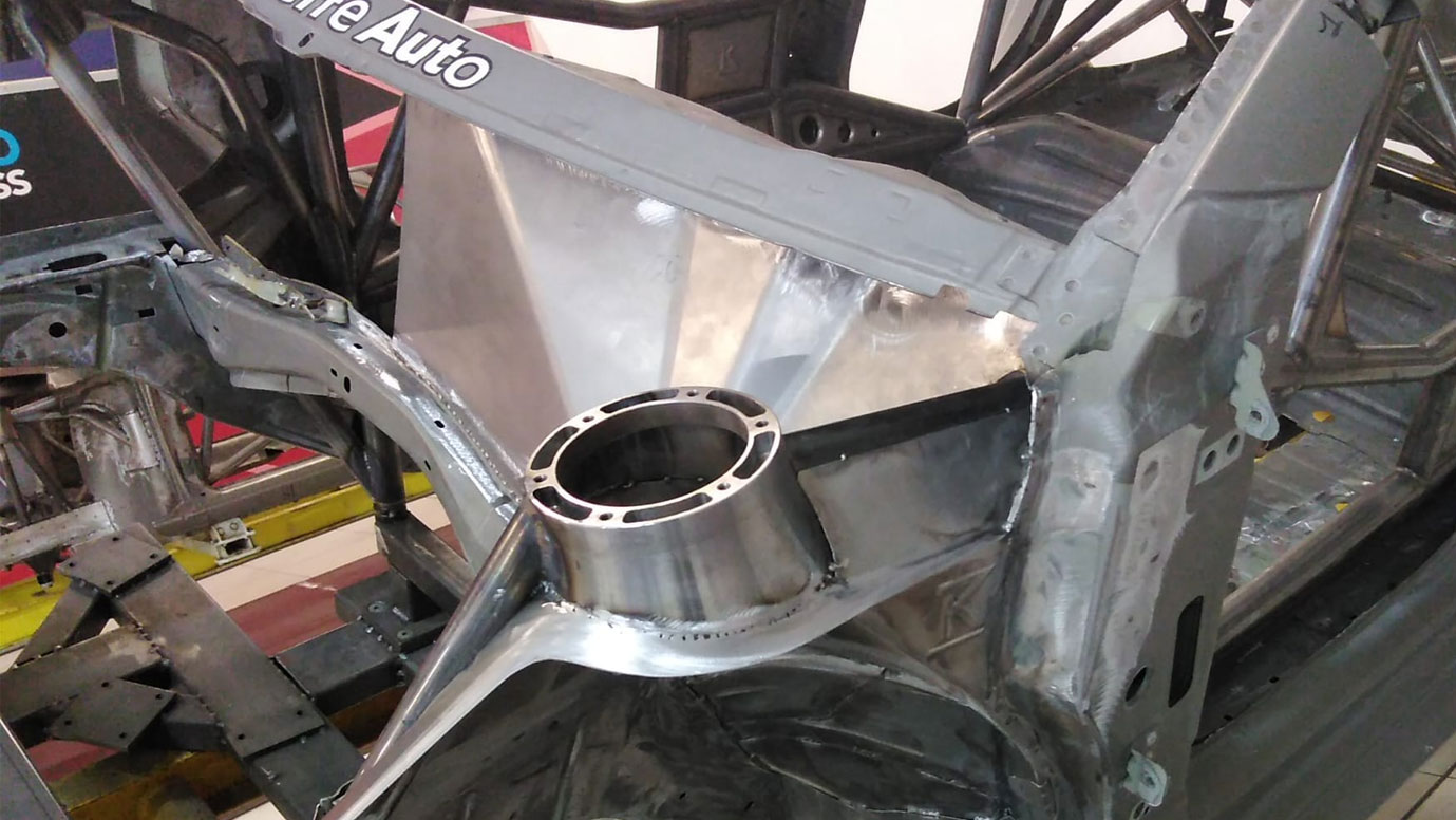 Fase di costruzione auto da rally step2 Italia Factory